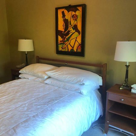 Huron River Guest House แอนอาร์เบอร์ ภายนอก รูปภาพ