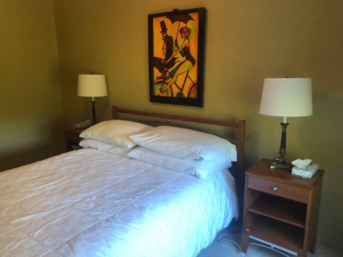 Huron River Guest House แอนอาร์เบอร์ ภายนอก รูปภาพ